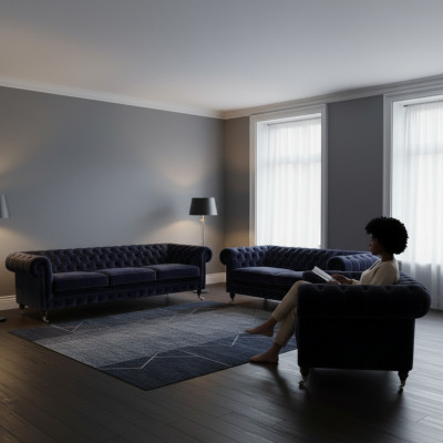 Sala de estar completa azul de cuatro plazas con sofás de dos plazas, sillones Chesterfield nuevos.