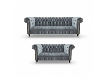 Sala de estar, lujo, sillón Chesterfield gris, sofá nuevo de tres plazas.