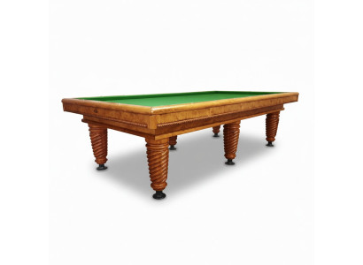 Mesa de billar de madera maciza marrón con detalles elegantes