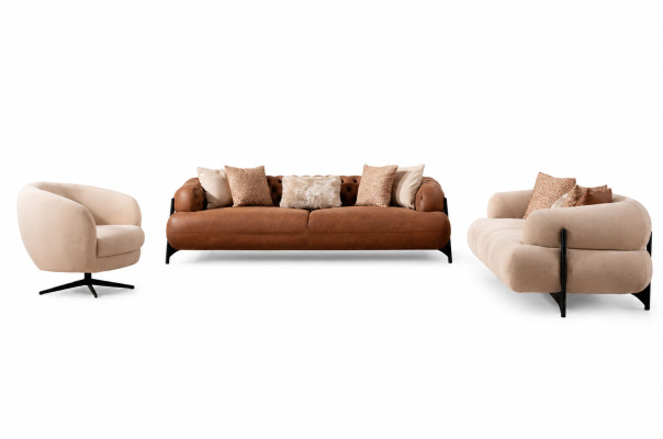 Sofá de sala de estar marrón y blanco. Conjunto exclusivo de sofás de tres plazas y sillones.