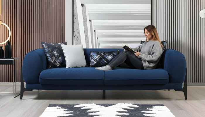 Sofás reclinables de tres plazas de diseñador en azul, muebles de salón de club lounge.