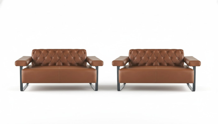 Sofás de cuero Chesterfield en marrón, modernos, originales de acero inoxidable de 2 plazas con botones.
