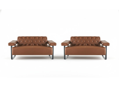 Sofás de cuero Chesterfield en marrón, modernos, originales de acero inoxidable de 2 plazas con botones.
