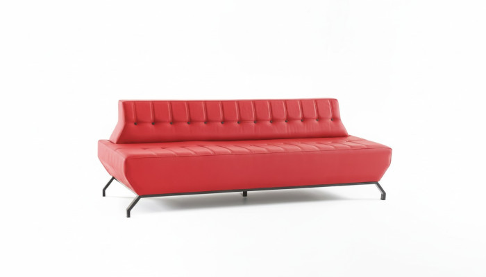 Sofá de 3 plazas de diseño Art Deco en rojo, mueble de asiento Chesterfield con botones.