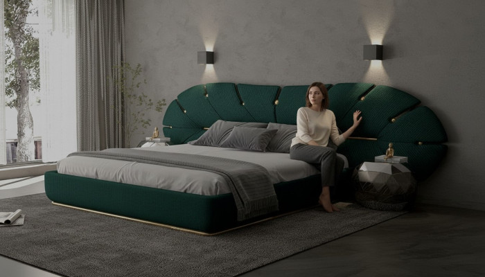 Cama verde lujosa con acentos dorados en forma de abanico para habitación moderna