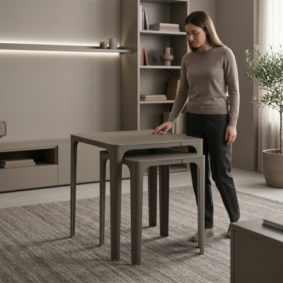 Mesa de madera moderna y elegante en beige