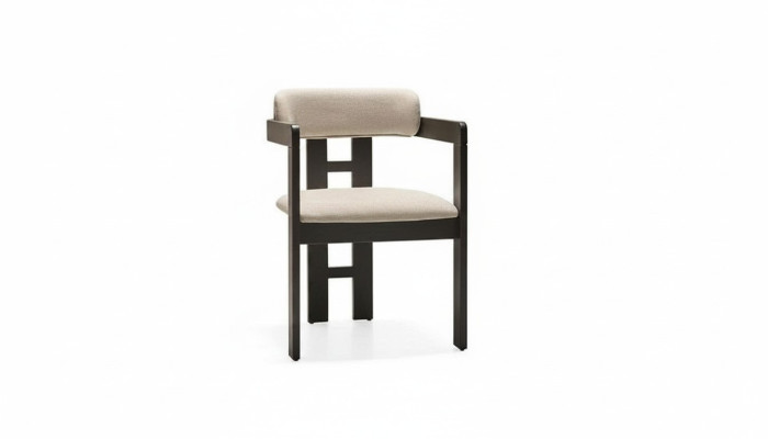 Silla elegante de madera y textil con diseño moderno