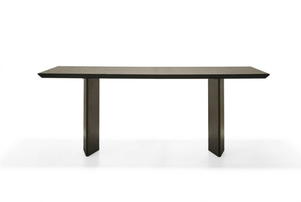 Mesa de comedor elegante en bronce cálido para hogares modernos