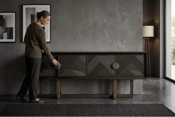 Mueble de televisión elegante, moderno y funcional en madera marrón