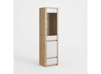 Vitrina con puertas de vidrio y estantes de vidrio