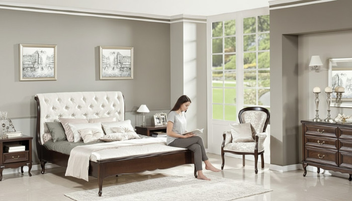 Dormitorio completo Cama Matrimonial Mesitas de Noche Cómoda Sillón Chippendale Real