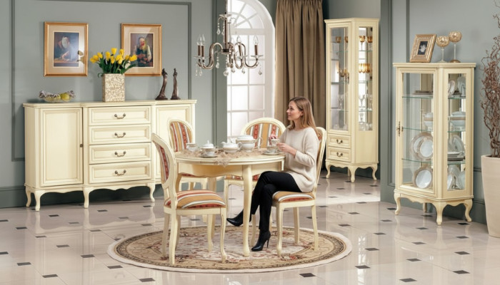 Mueble clásico de comedor Mesa Sillas Vitrina Rey Chippendale Versalles1
