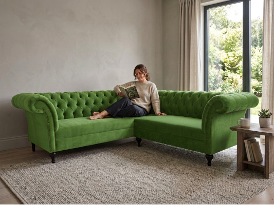 Sofá esquinero elegante verde Chesterfield en forma de L, sofás de diseñador, muebles tapizados.