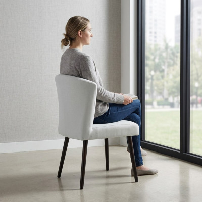 Silla de diseño de lujo con tapizado de butaca nueva para sala de estar o comedor.