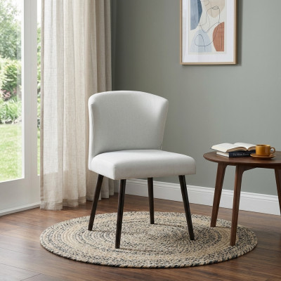 Silla de diseño de lujo con tapizado de butaca nueva para sala de estar o comedor.