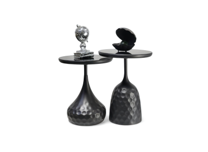 Set aus zwei Beistelltischen in Schwarz mit eleganter, strukturierter Form